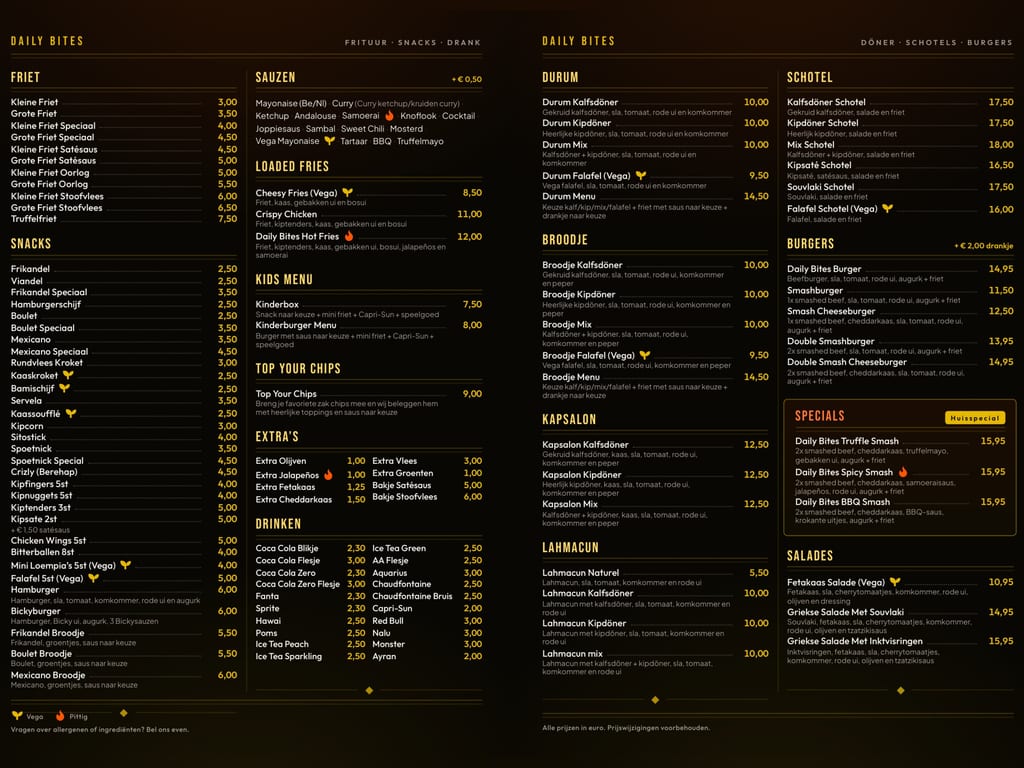 Entwurf der Innenseiten der Speisekarte von Daily Bites in Voeren (Belgien): 16 Rubriken von Friet bis Salades, jede Position mit Preis